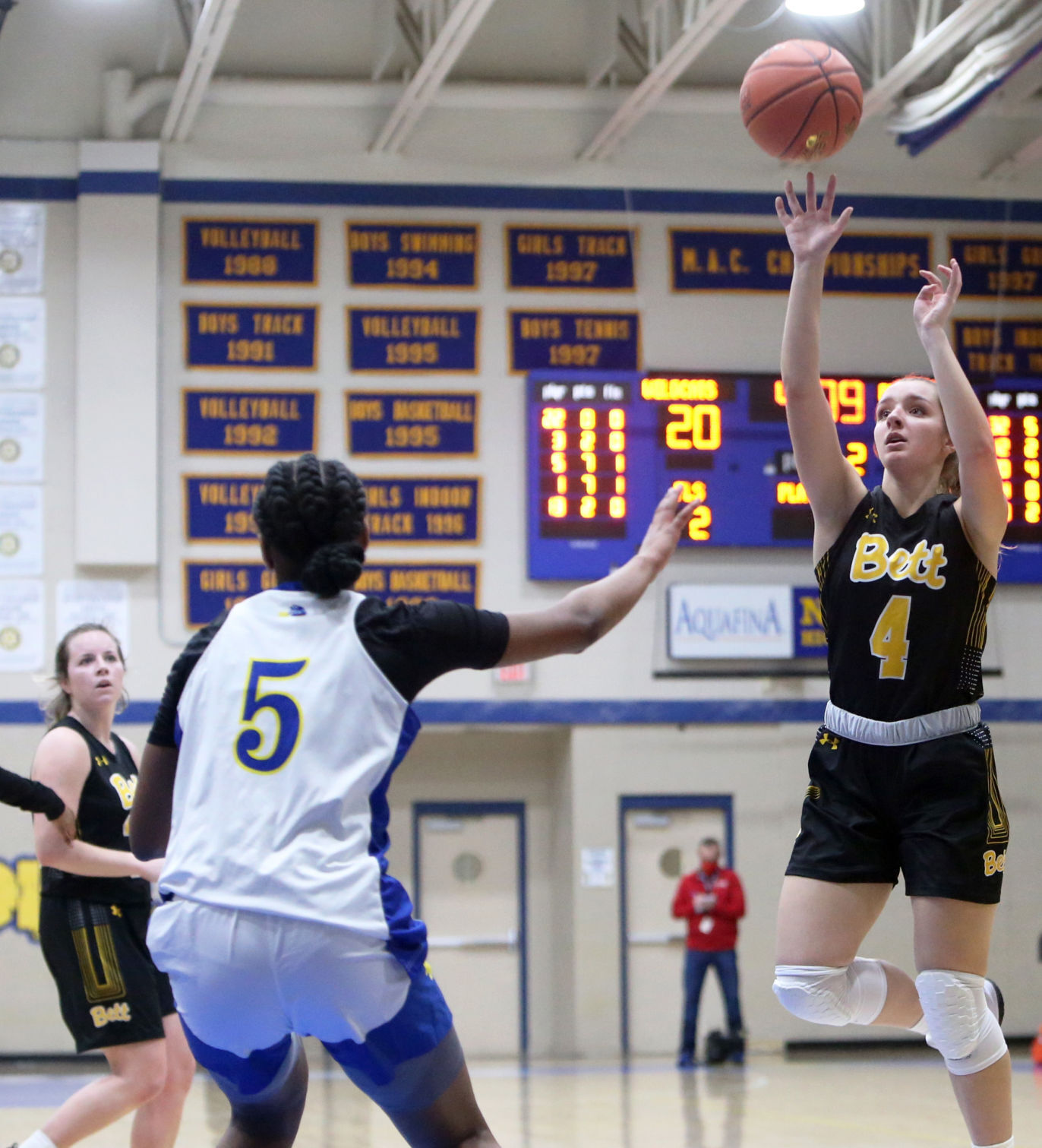 011422-qc-spt-bett-north girls017.JPG